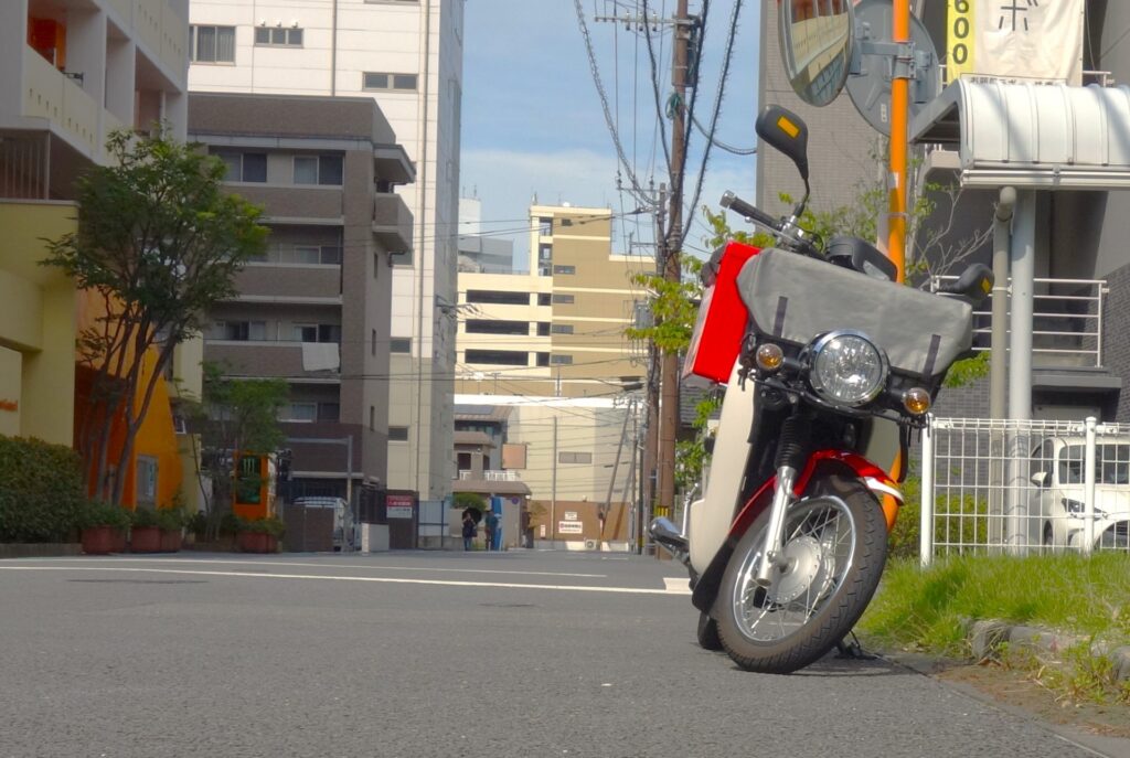 郵便局でポスティングができる？専門業者との違いも解説！